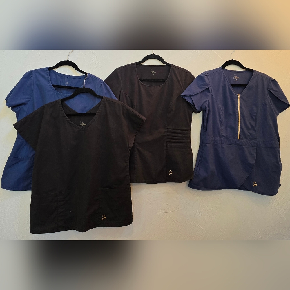 Lot Of 4 Jaanuu Scrub Tops. Navy and Black Size M